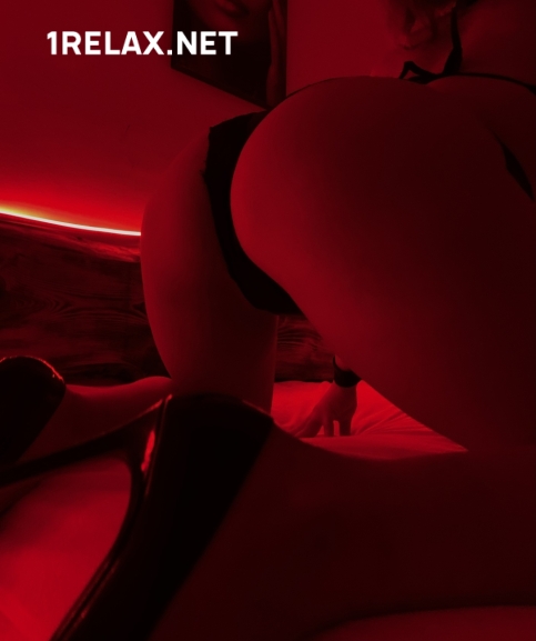   ,  Flamingo  3